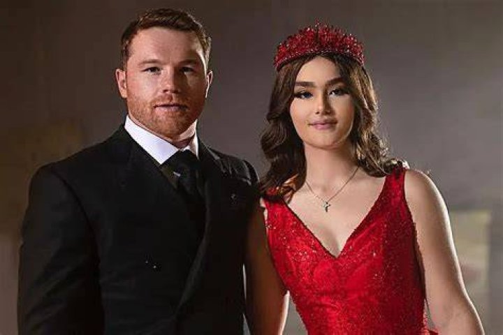 Canelo Alvarez with daughter